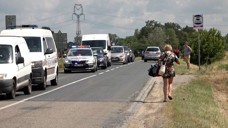Hrušky na Břeclavsku: Obec uzavřela policie, hrozí únik plynu